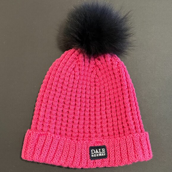 Dale of Norway Matching Beanie and Leg Warmers in Hot Pink - lightly used - Picture 3 of 7